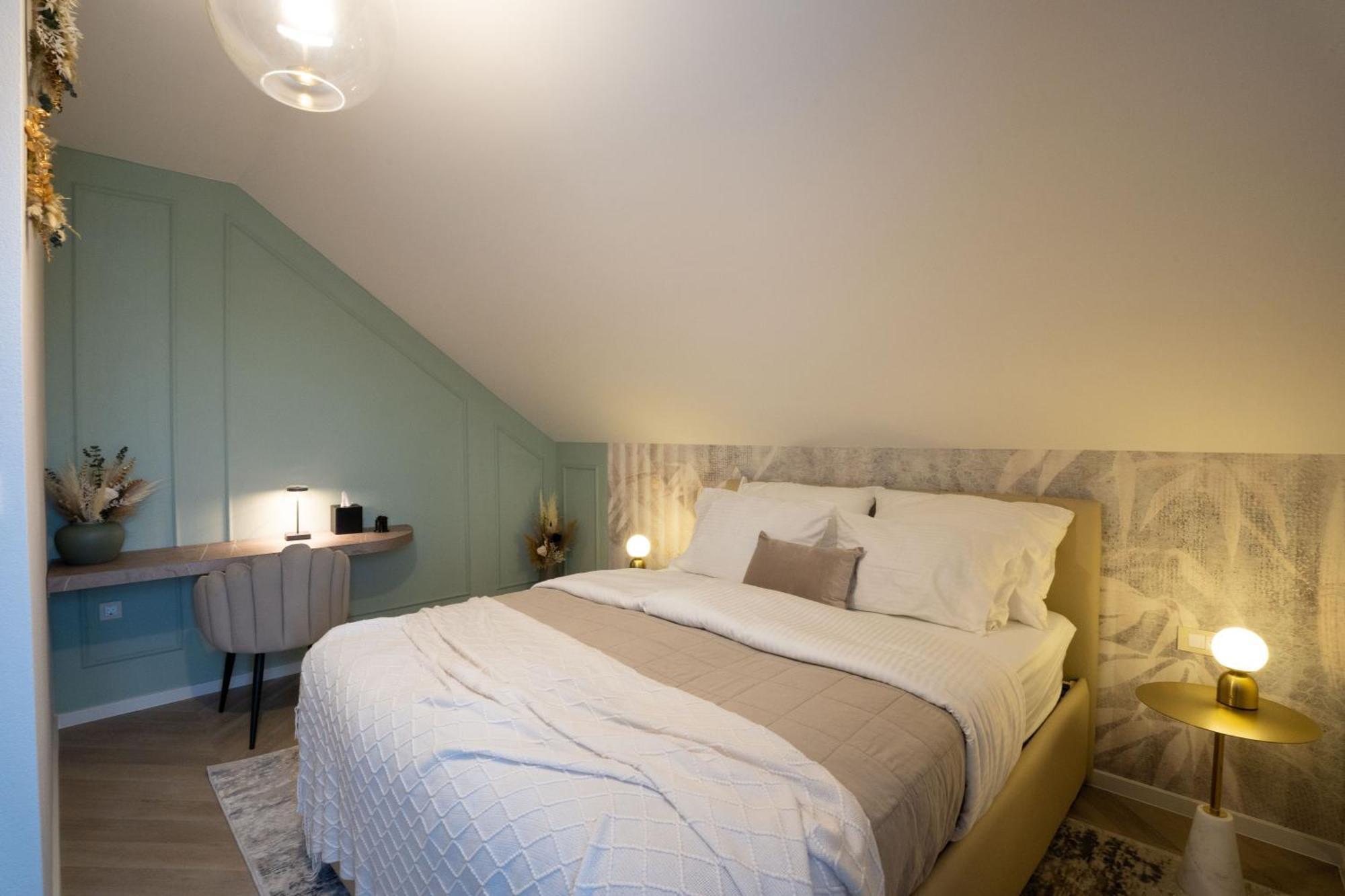 Kalan Boutique Stay Zirovnica Værelse billede